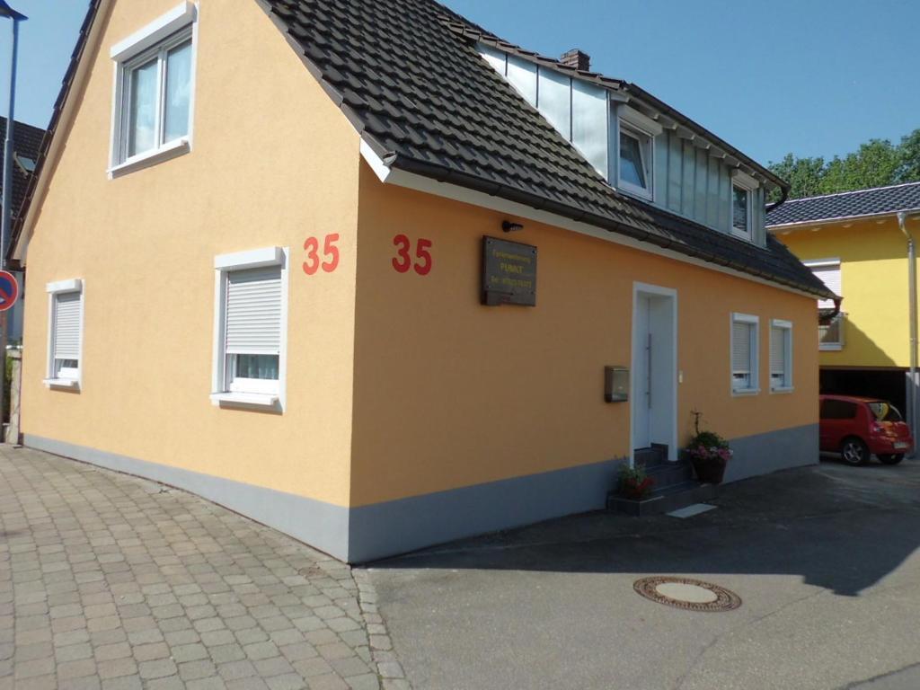 Ferienwohnung Punkt, 5 Gehminuten Vom Europa-Park Rust Camera foto